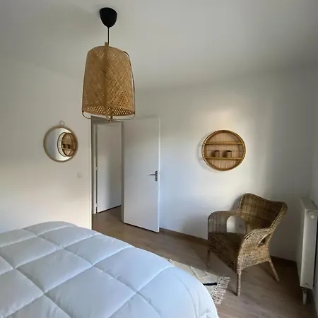 Spacious And Bright Nest In Hérouville-Saint-Clair